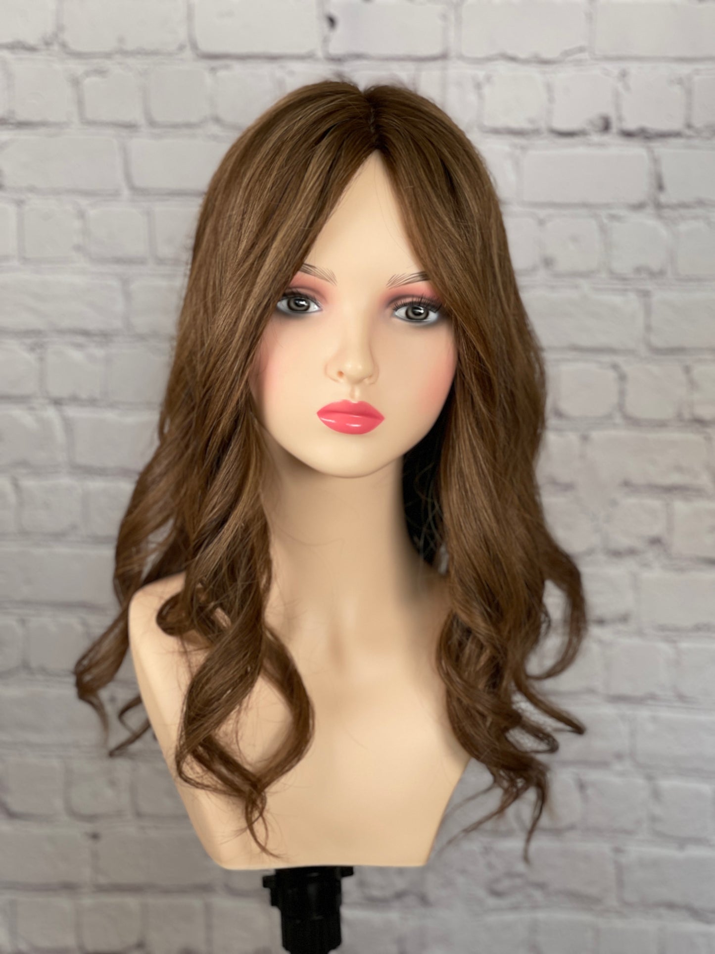 Katherina / Essentials Collection / Silktopper Echthaar in Hellbraun mit Highlights