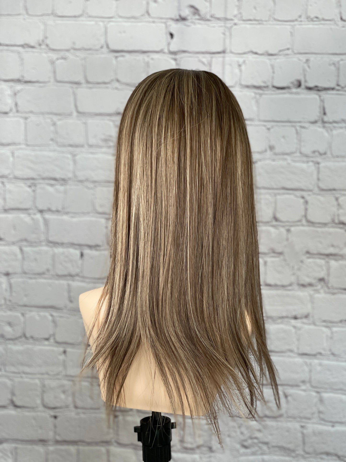 Alexandra / Essentials Collection / Silktopper Echthaar in Dunkelblond mit Highlights