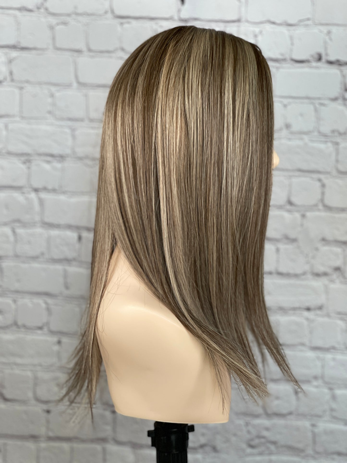 Alexandra / Essentials Collection / Silktopper Echthaar in Dunkelblond mit Highlights