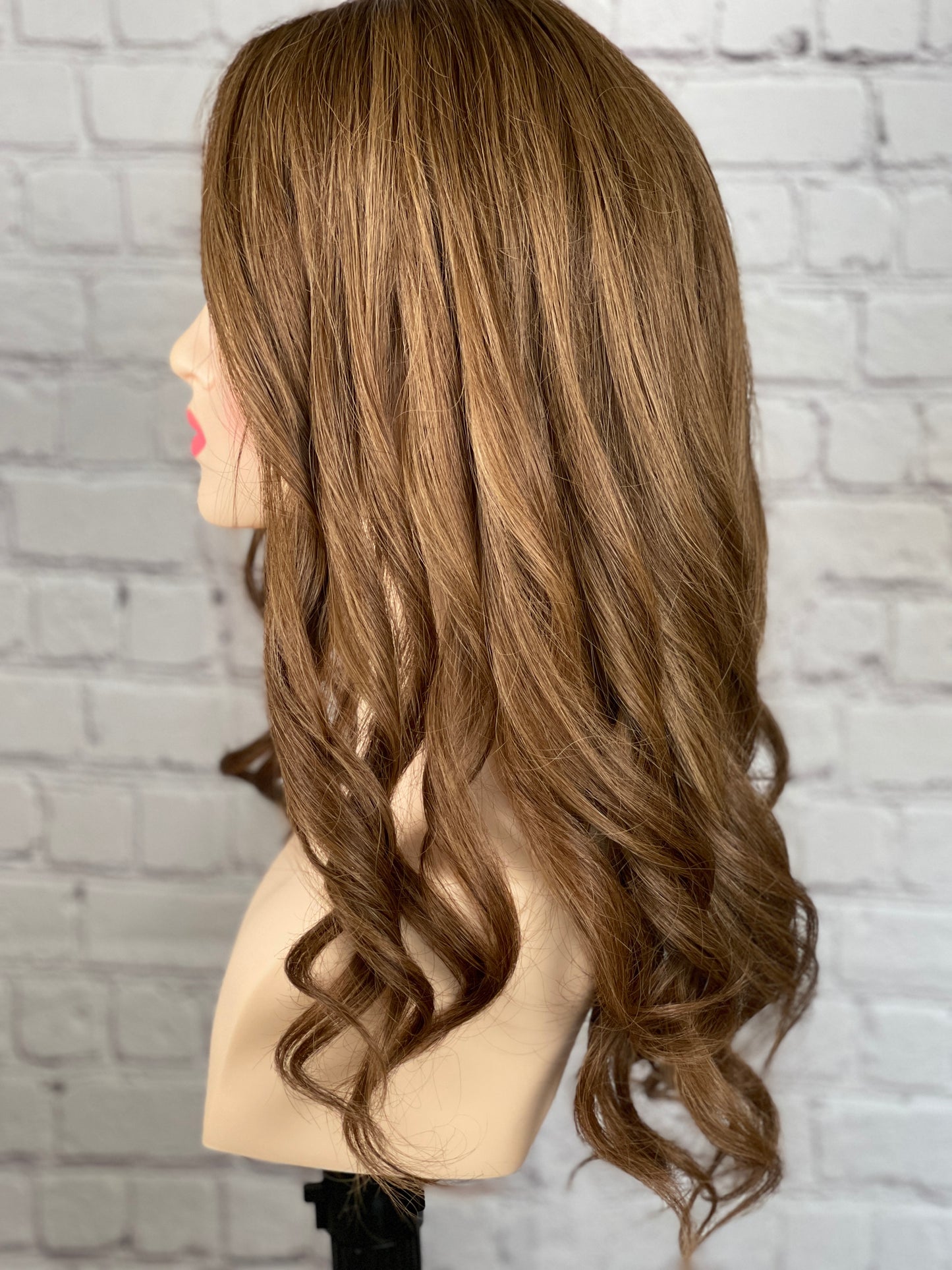 Katherina / Essentials Collection / Silktopper Echthaar in Hellbraun mit Highlights