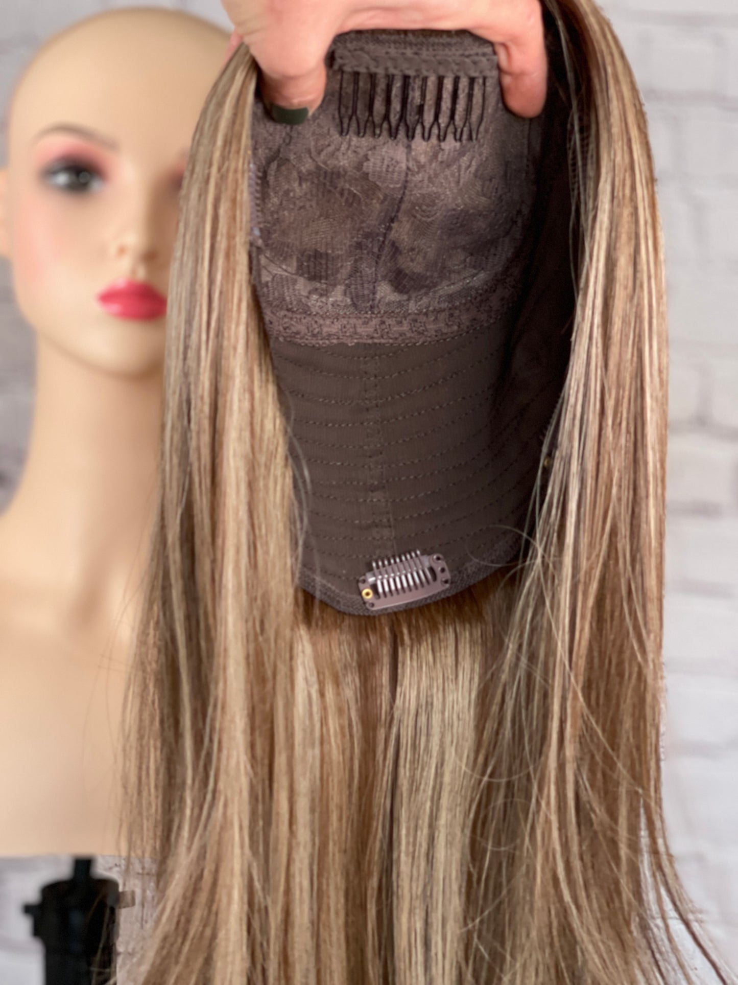 Alexandra / Essentials Collection / Silktopper Echthaar in Dunkelblond mit Highlights
