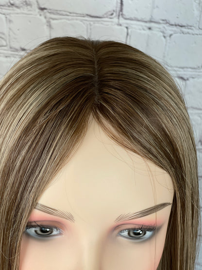 Alexandra / Essentials Collection / Silktopper Echthaar in Dunkelblond mit Highlights