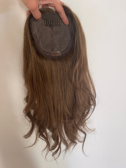 Katherina / Essentials Collection / Silktopper Echthaar in Hellbraun mit Highlights